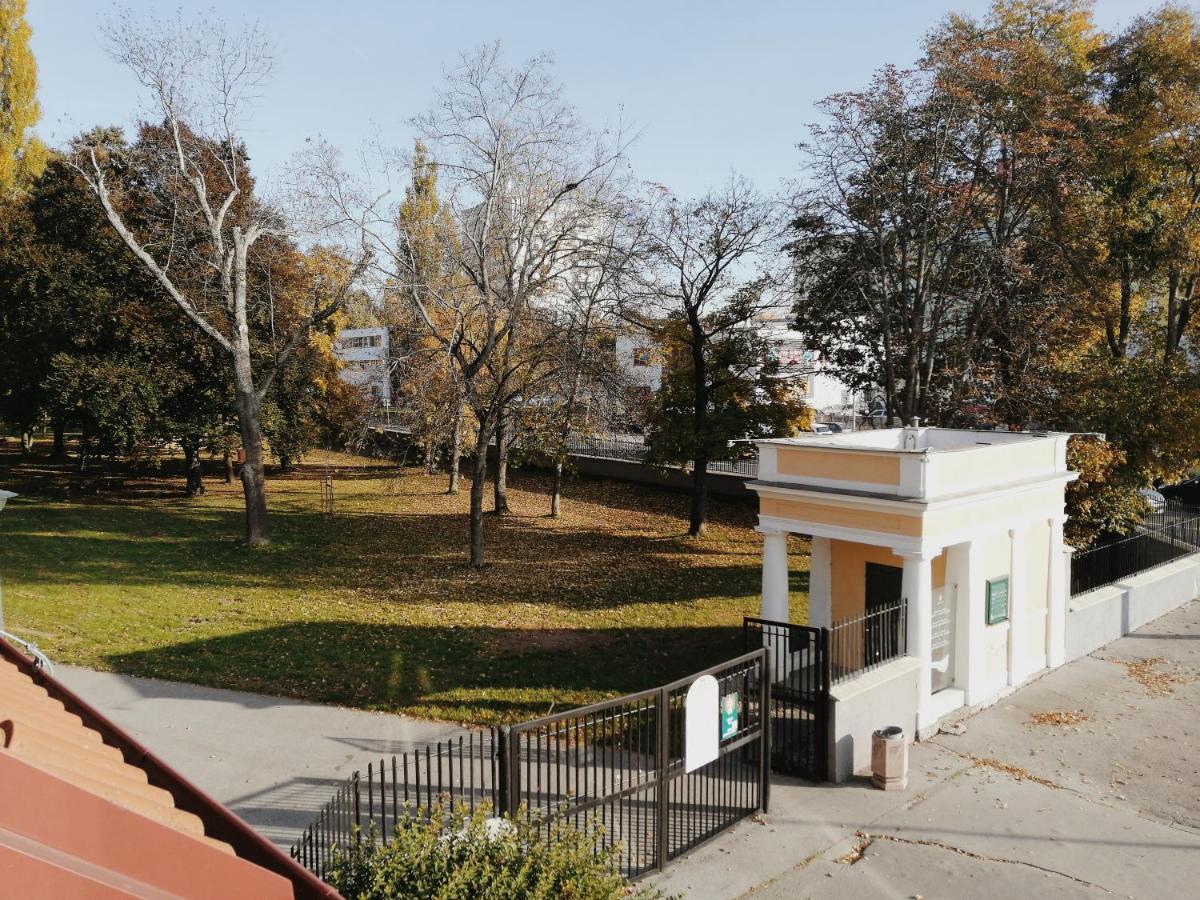Apartman Pri Parku Sered' Exterior photo